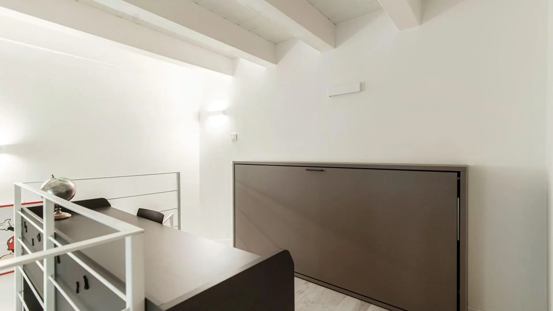 Appartamento Palazzo Diaz Suites - By MyhomeinCôme