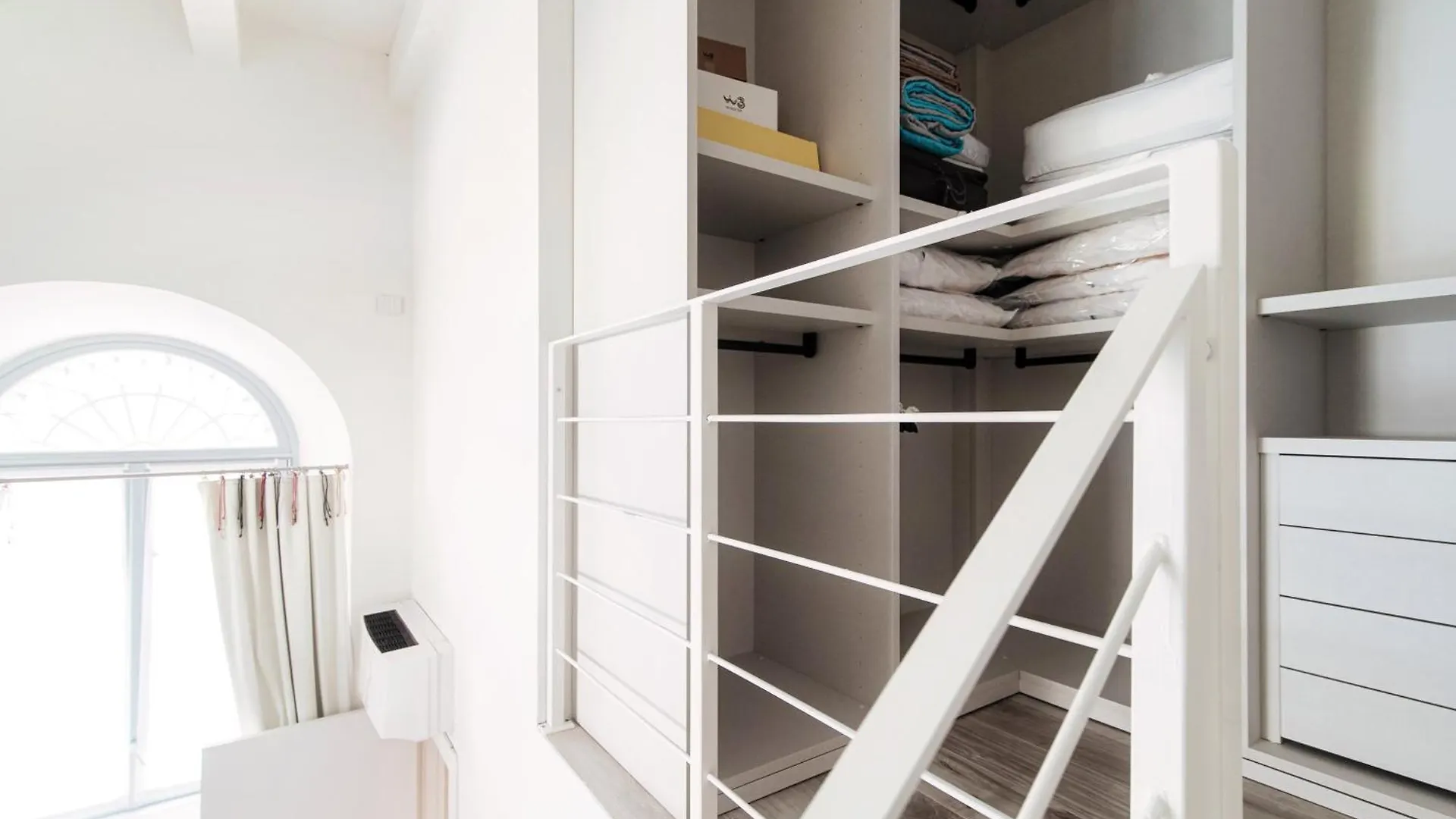 Palazzo Diaz Suites - By MyhomeinCôme 0*,  Italia
