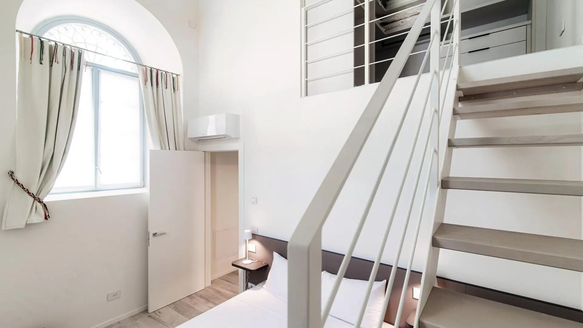 Palazzo Diaz Suites - By MyhomeinCôme