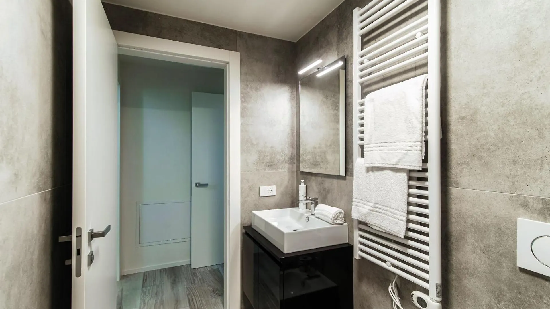 Palazzo Diaz Suites - By MyhomeinCôme