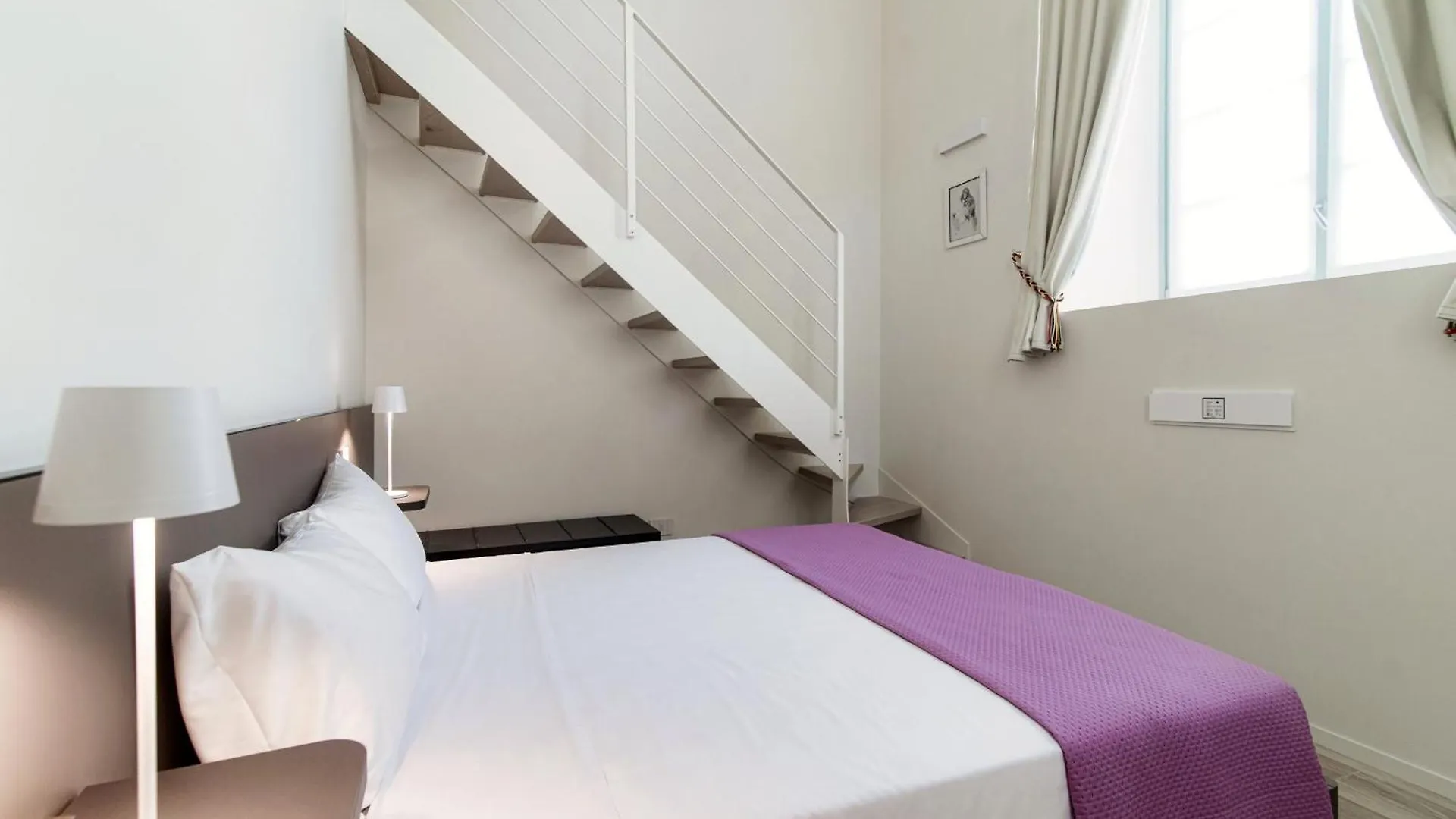 Appartamento Palazzo Diaz Suites - By MyhomeinCôme Italia