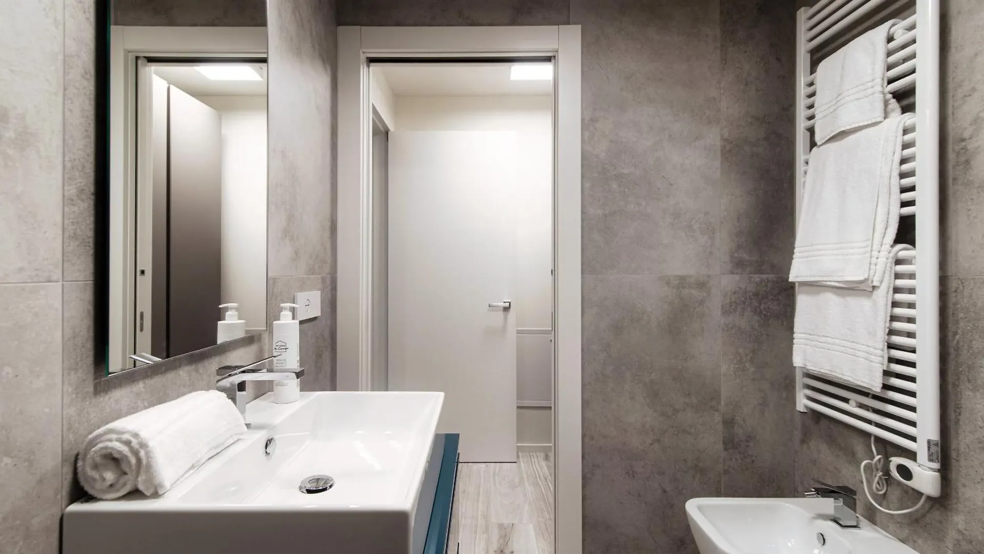 Palazzo Diaz Suites - By MyhomeinCôme 0*,